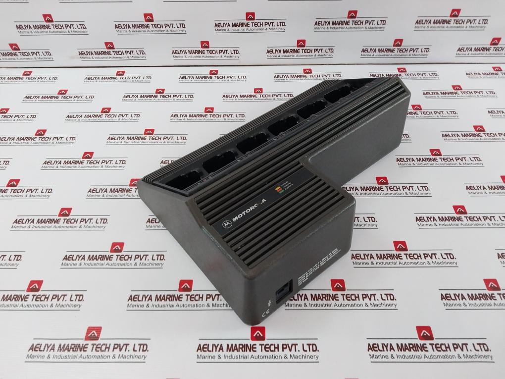 Motorola Ntn1177D 6-bay Rapid Mobile Radio Battery Charging Station