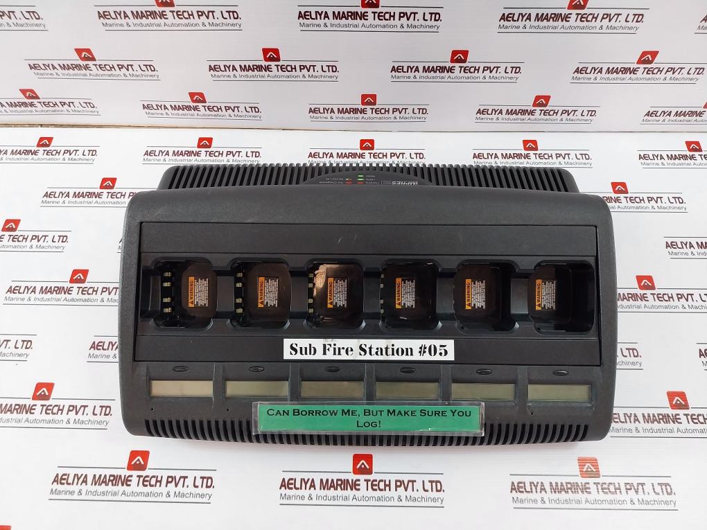 Motorola Wpln4218A Adaptive Charger 6 Slot 100-240 Vac 3.0A