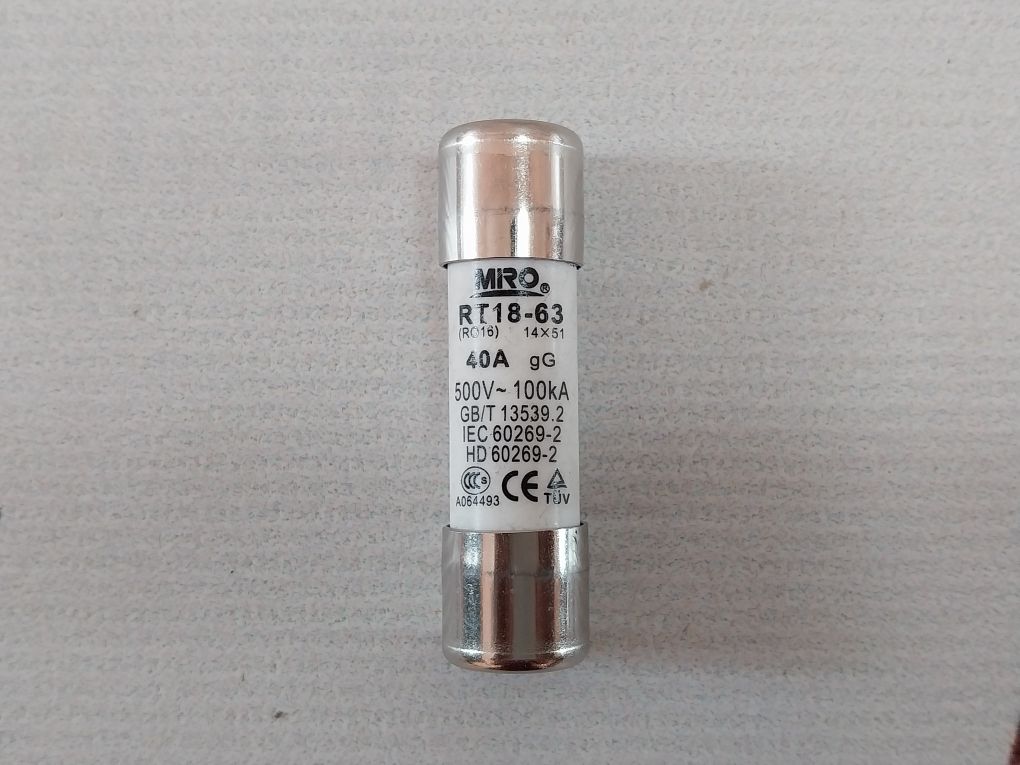 Lot Of 11X Mro Rt18-63Ac Cylindrical Cap-shaped Fuse