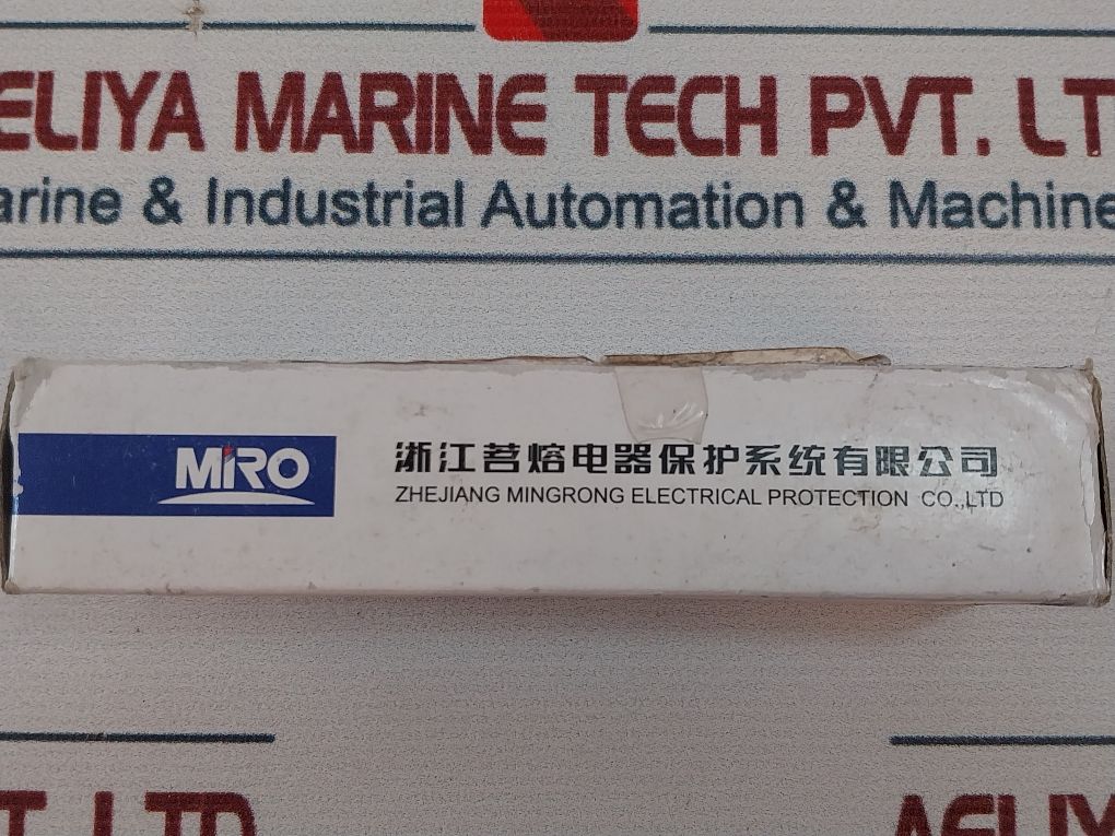 Lot Of 11X Mro Rt18-63Ac Cylindrical Cap-shaped Fuse