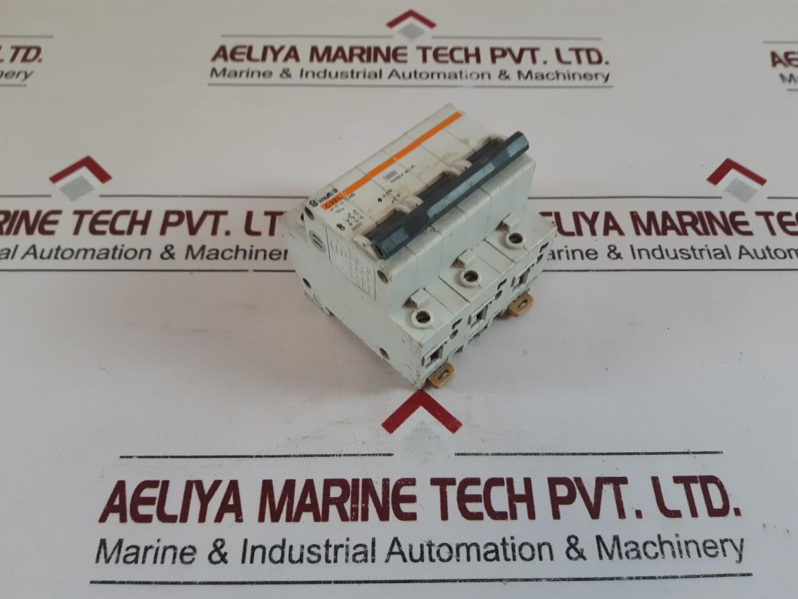 Multi 9 C32L Circuit Breaker 380V~