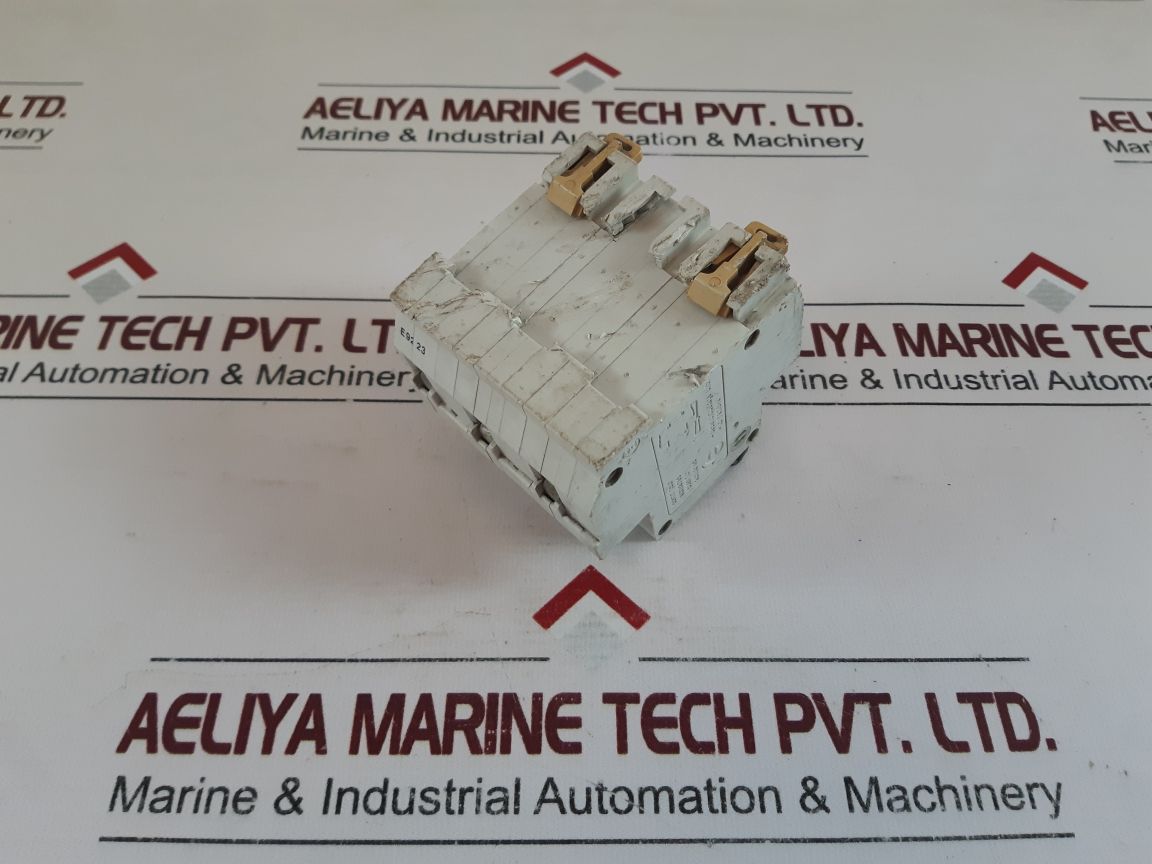 Multi 9 C32L Circuit Breaker 380V~