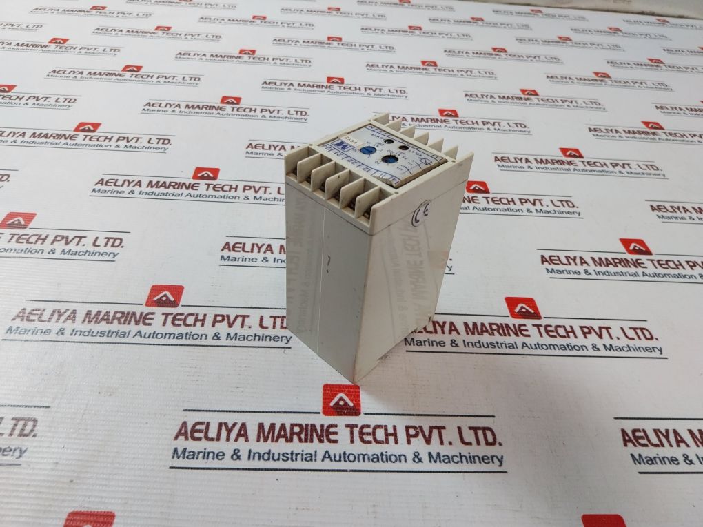Multitek M200-v33U Voltage Relay 3-phase 3-wire 450V