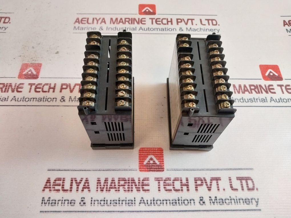 Mycom Shc211M Digital Temperature Controller 