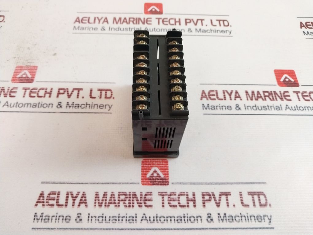 Mycom Shc211M Digital Temperature Controller 