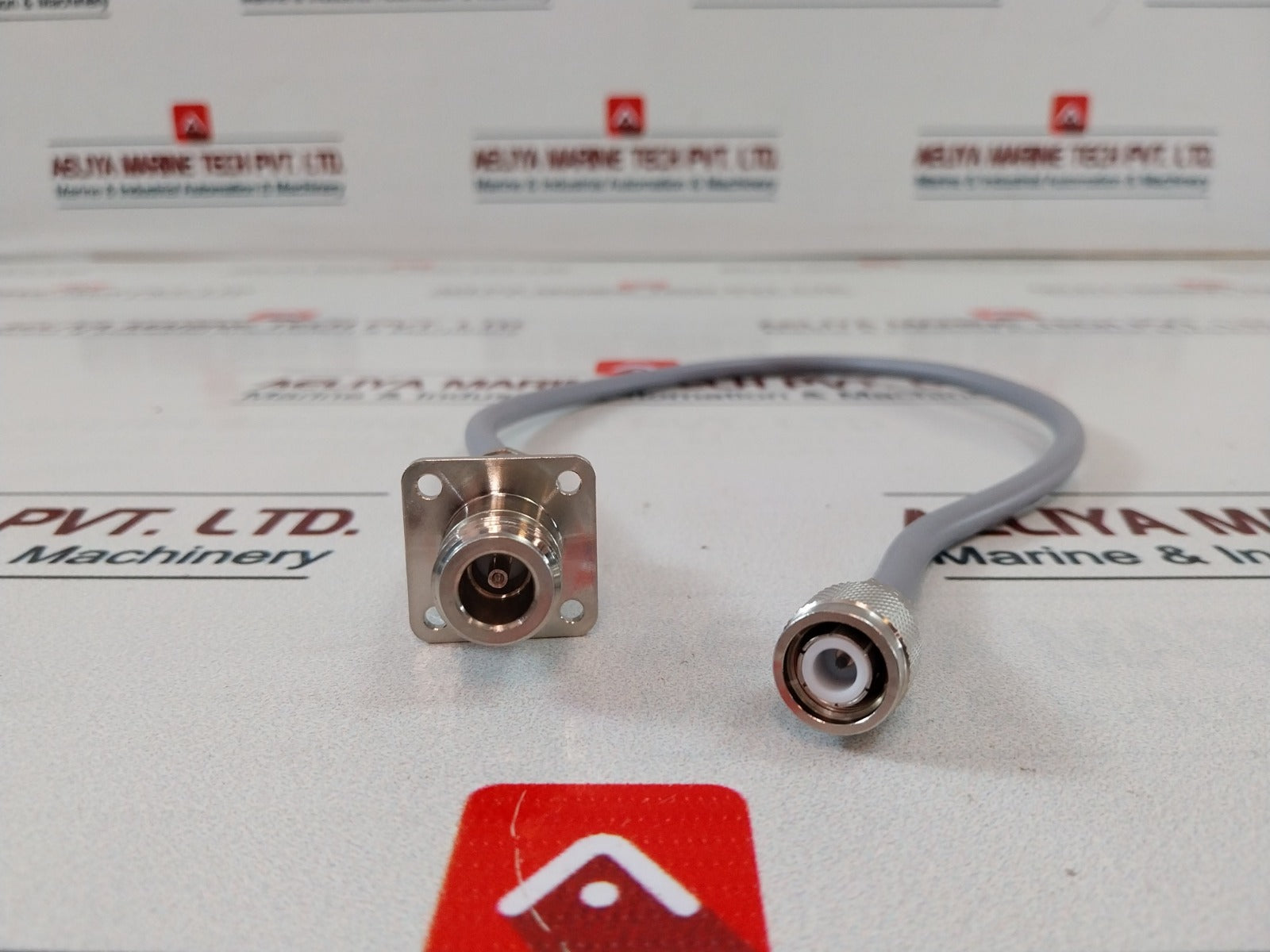 N-pj-3W Tnc-p-3W Cable And Connector