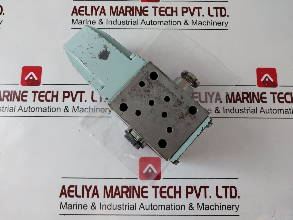 Nakakita Seisakusho Ns691-6M/M Solenoid 4 Way Valve