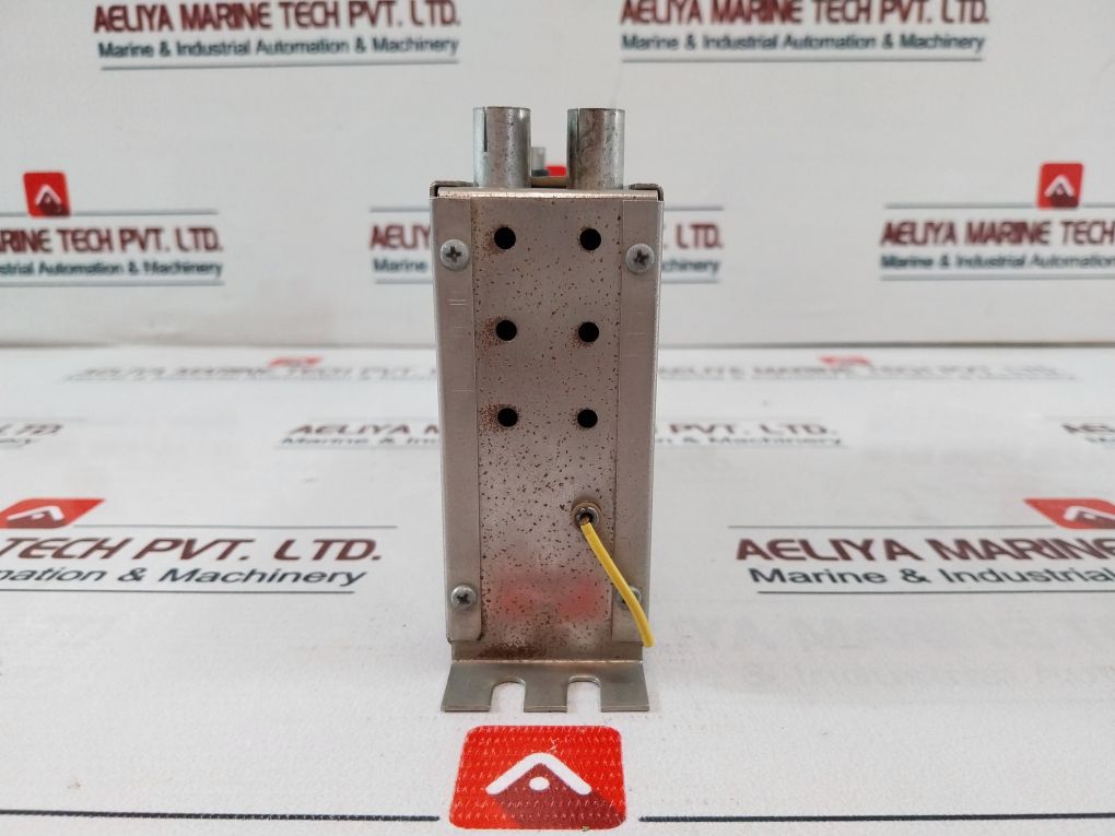 Naval A 2266 Amplifier 24Vdc 0-20 Db 87-108 Mhz