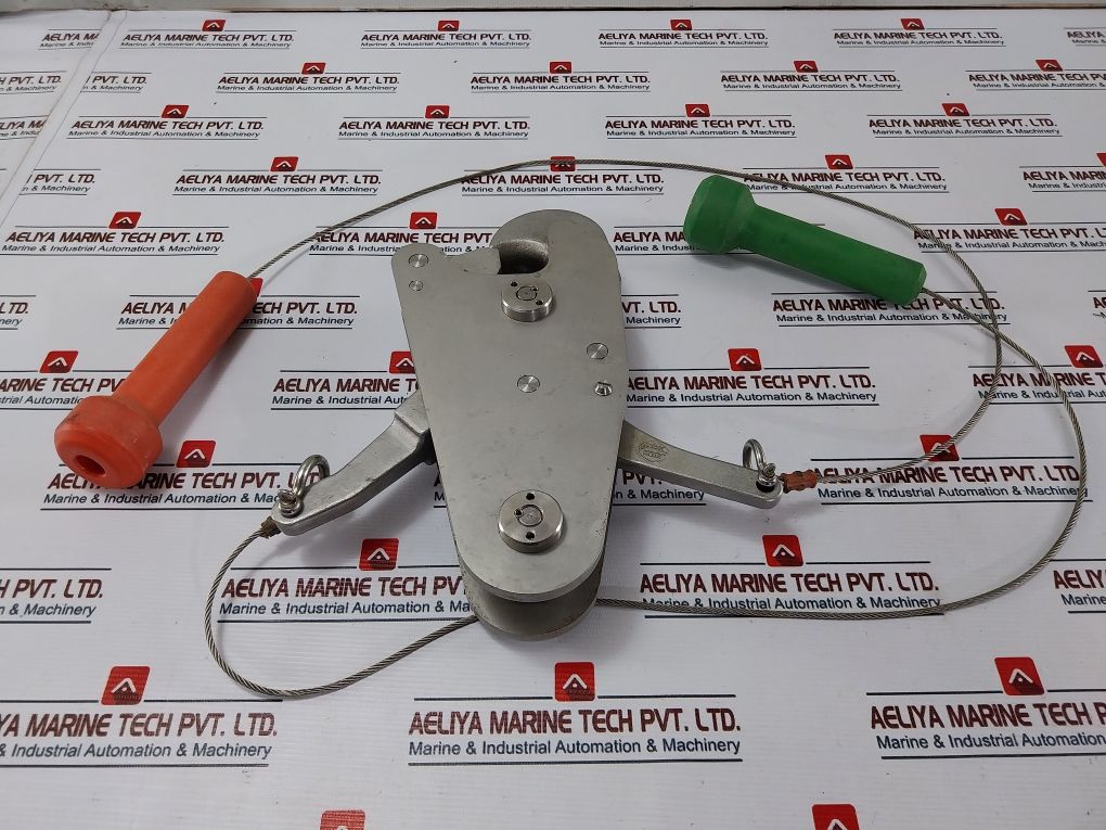 Ned-deck Car 35 Automatic Release Hook G-7/8-8