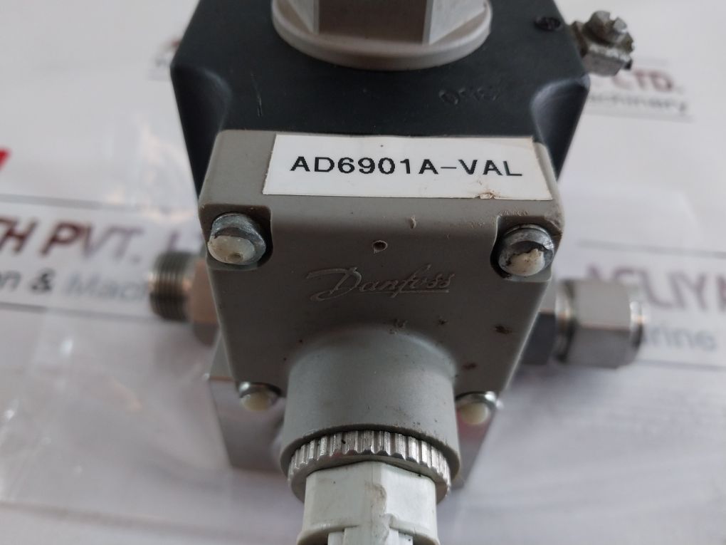 Nessie Vdht 1/2 E No 2/2 Directional Valve With Coil