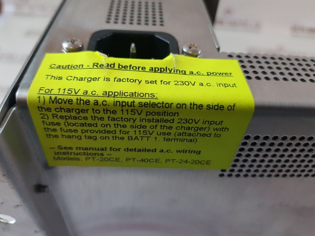 Newmar phase three pt-24-20ce smart charger 115/230v