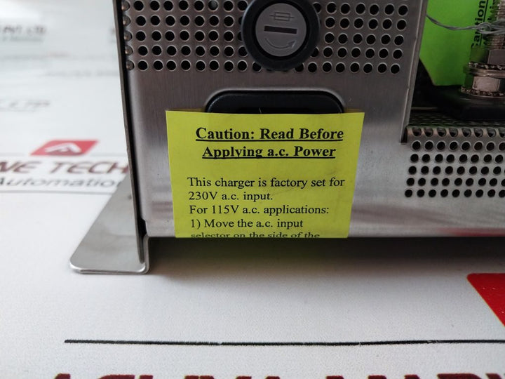Newmar Pt-24-20Ce Phase Three Smart Charger 560 Watts
