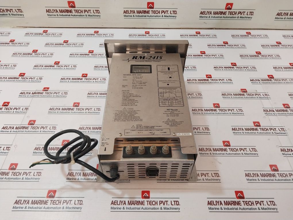 Newmar Rm-2415 Automatic Battery Charger 105-125V Ac 60Hz