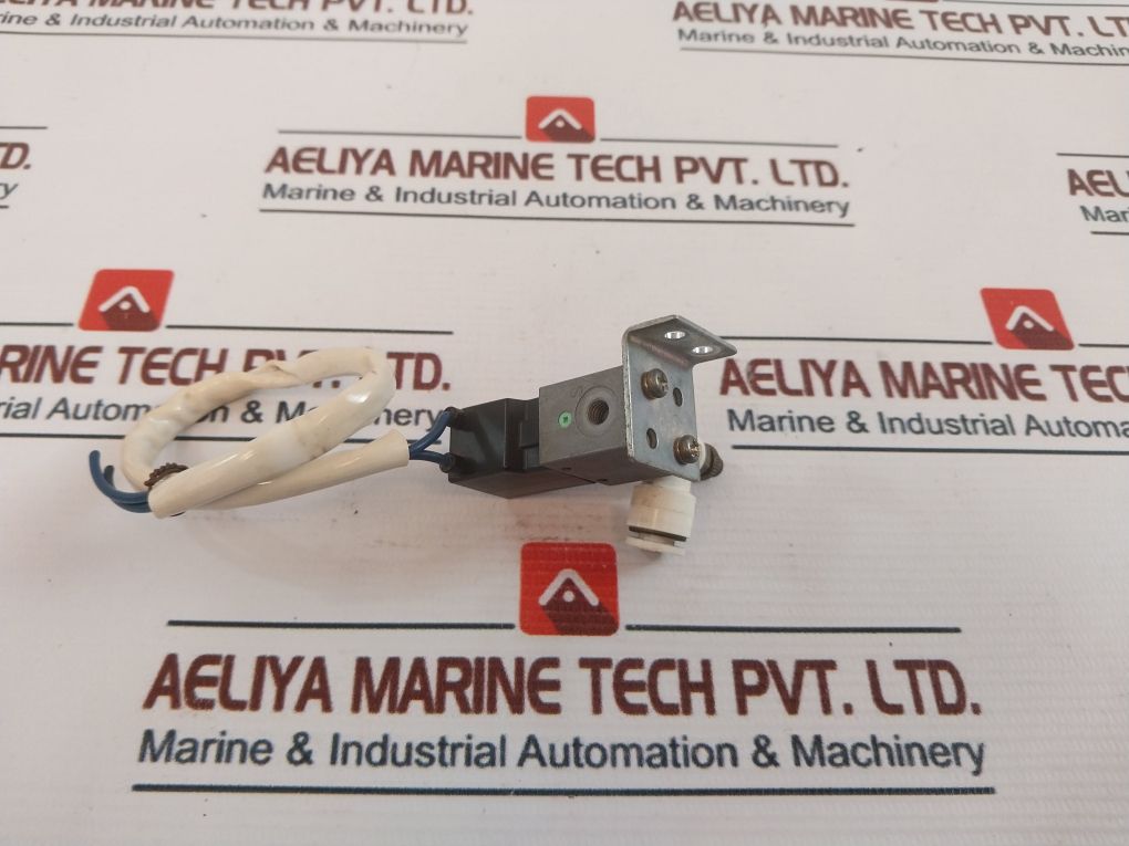 Nitta Moore M5122 M6E Solenoid Valve 0513, 110V 60Hz