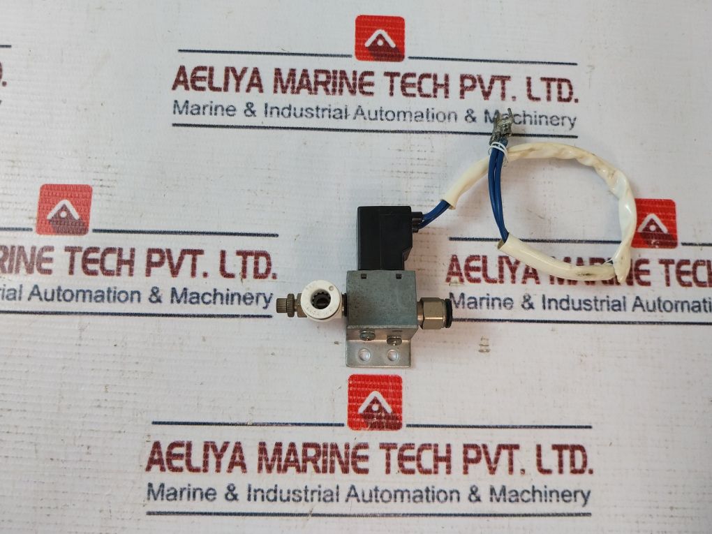 Nitta Moore M5122 M6E Solenoid Valve 110V 60Hz