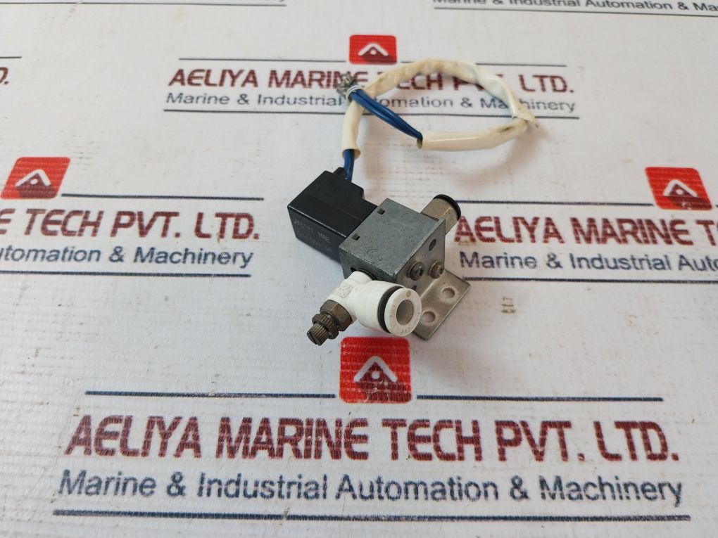 Nitta Moore M5122 M6E Solenoid Valve 110V 60Hz