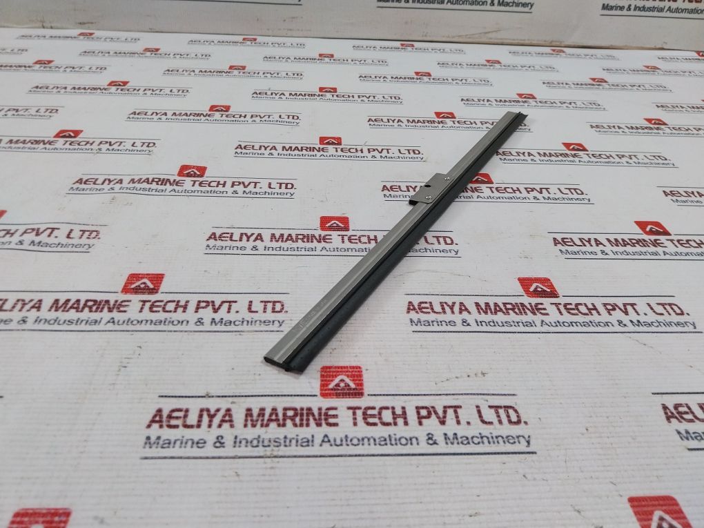 Nwb Bridge Wiper Blade