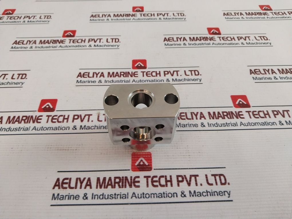 Oceaneering 0297817-a Body Valve Double Piloted Shear