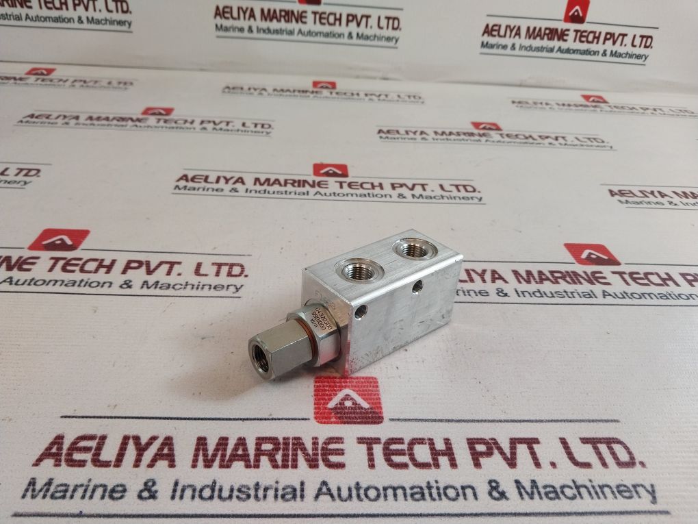 Oil Control 055211100901000 Pilot Control Check Valve