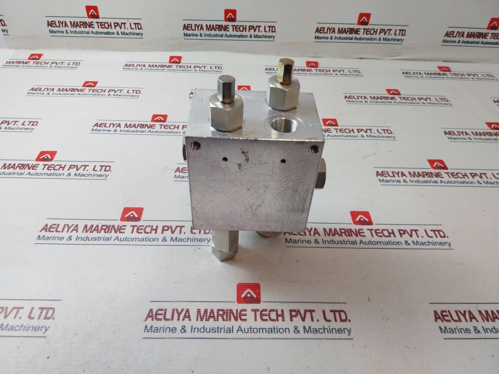 Oil Control 05714710043500A Valve Block