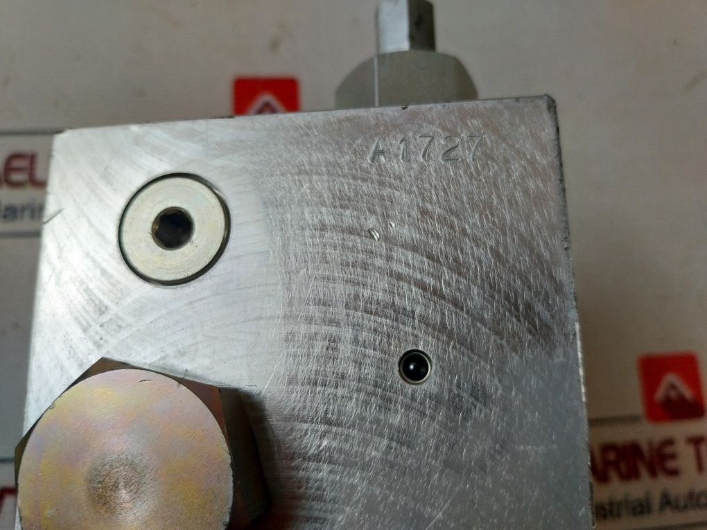 Oil Control 05714710043500A Valve Block