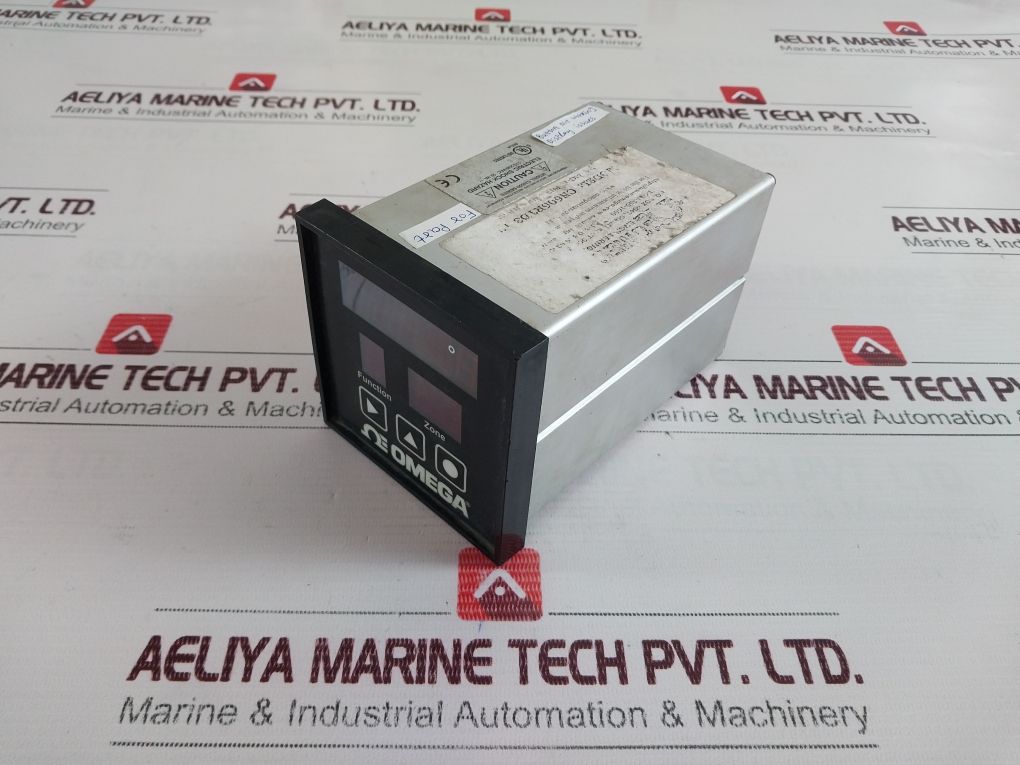 Omega Cn606Rtd3-10 Temperature Controller (Button Not Working/ Display Issues)