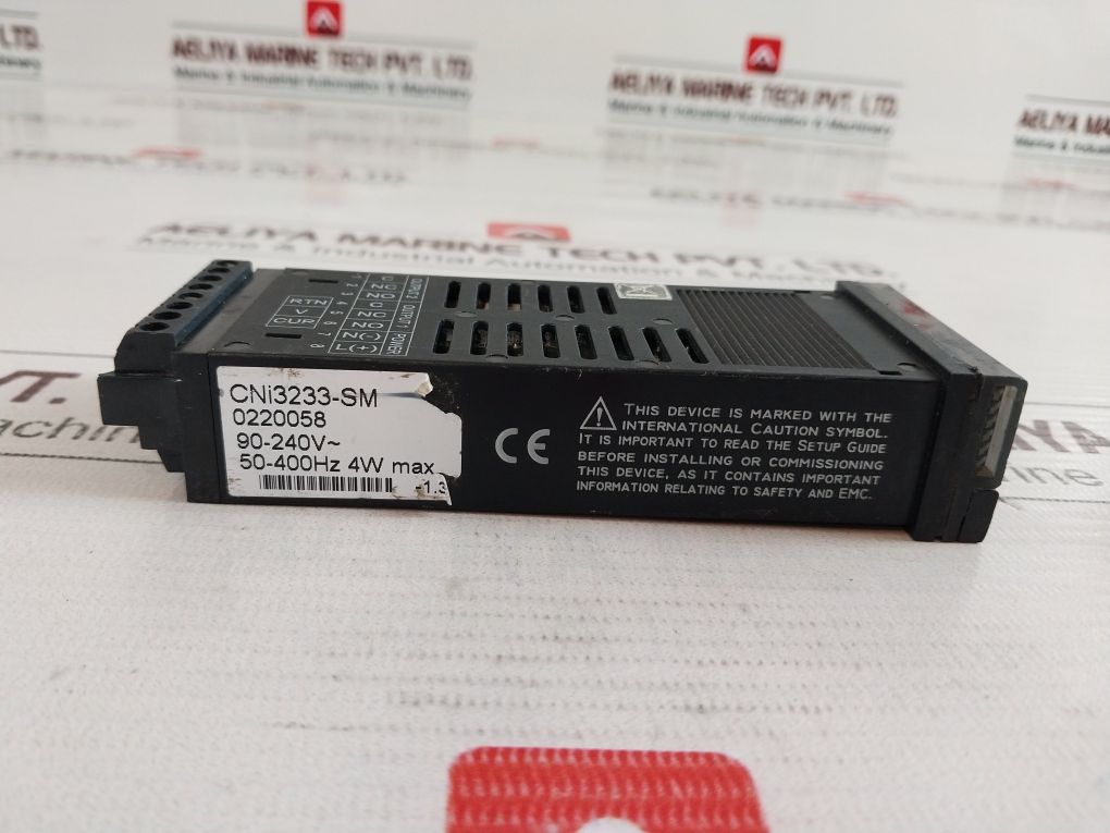 Omega Cni3233-sm Din Process Temperature Microprocessor Controller Panel Meter