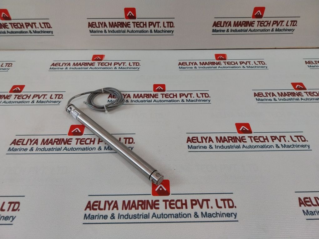 Omega Hx94Cw Temperature Transmitter 821958 4-20 Ma Set