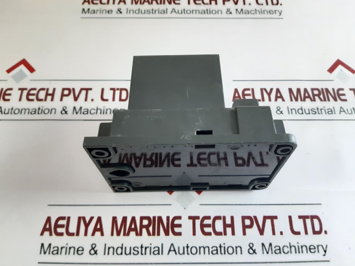 Omron 61F-11 Floatless Level Switch With 61F-g Relay Unit
