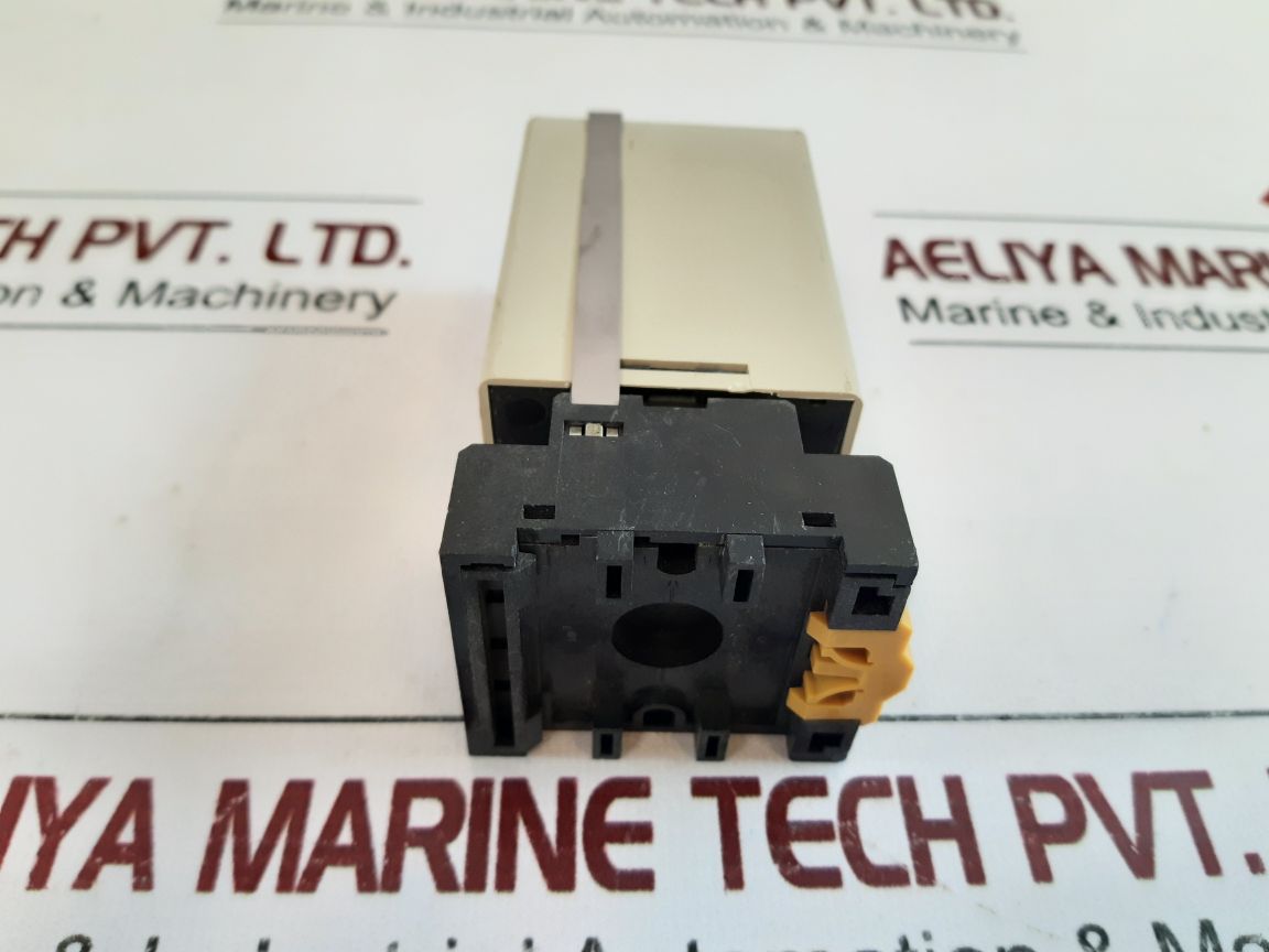 Omron 61F-gp-n-tdl Floatless Level Switch With Base
