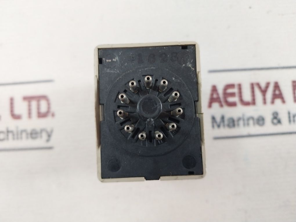 Omron 61F-gp-n Floatless Level Switch 100 Vac 50/60Hz