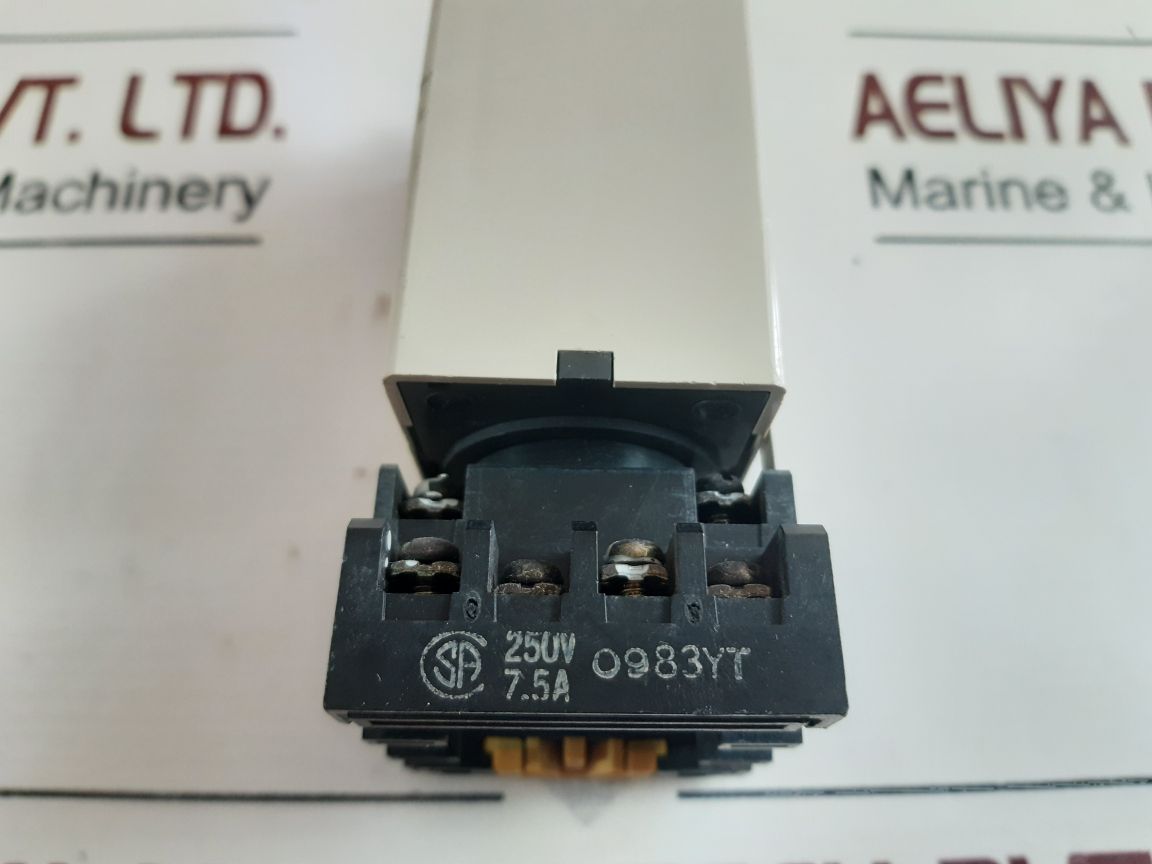 Omron 61F-gp-n Floatless Level Switch Pfc-n8 110 Vac