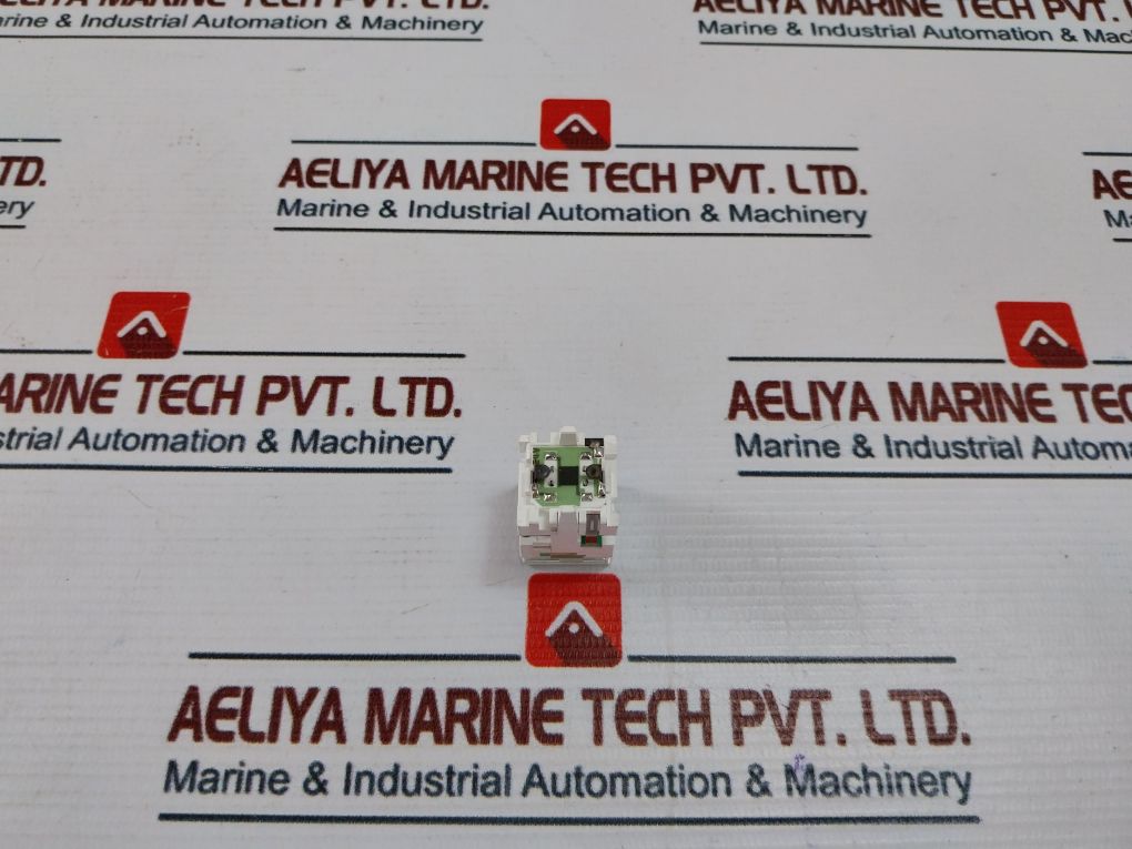 Omron A3Pa-704 Lighted Pushbutton Switch 28V 1.2W