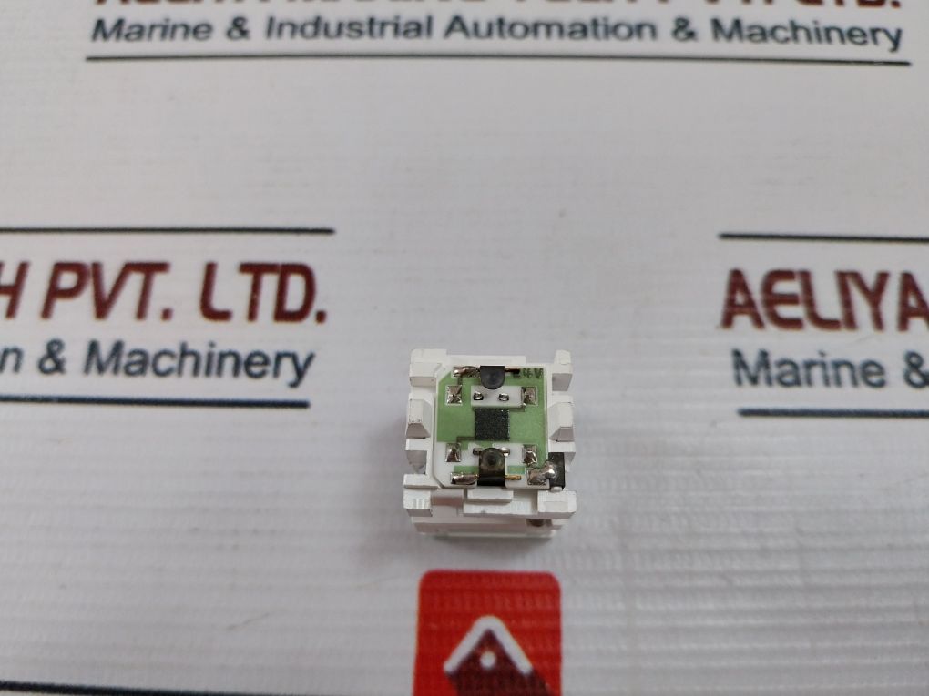 Omron A3Pa-704 Lighted Pushbutton Switch 28V 1.2W