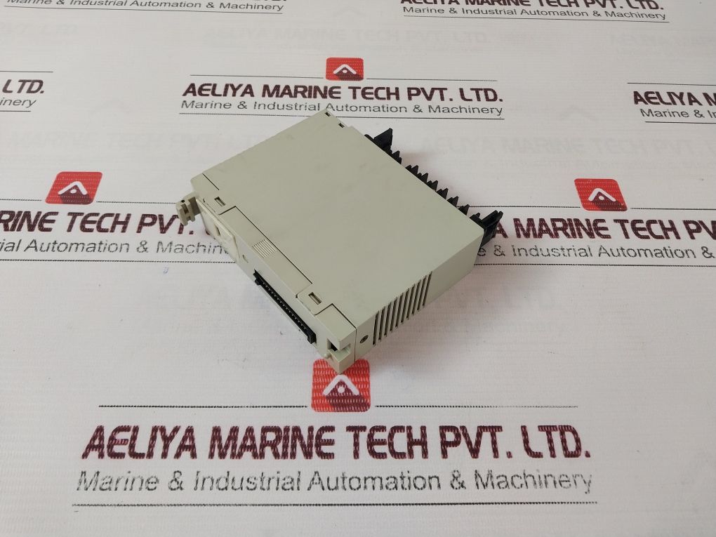 Omron C200H-0C225 Output Unit