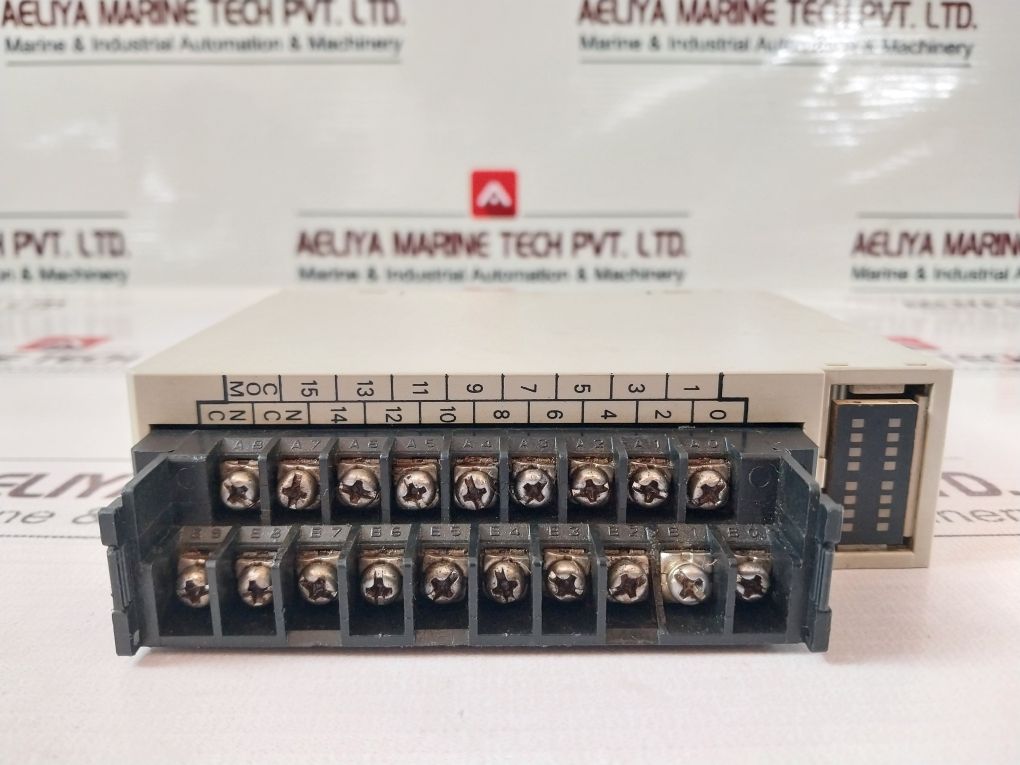 Omron C200H-0C225 Output Unit