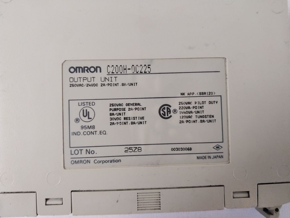 Omron C200H-0C225 Output Unit