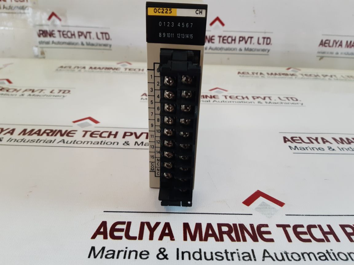 Omron C200H-0C225 Output Unit