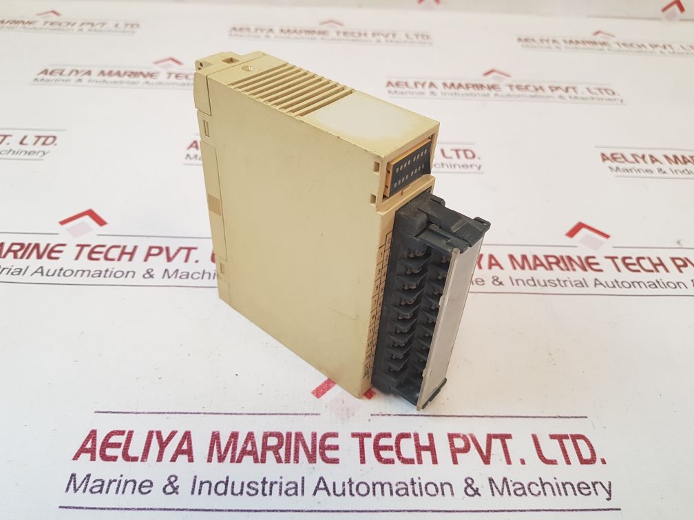 Omron C200H-id212 Input Unit 24Vdc 7Ma Free Shipping