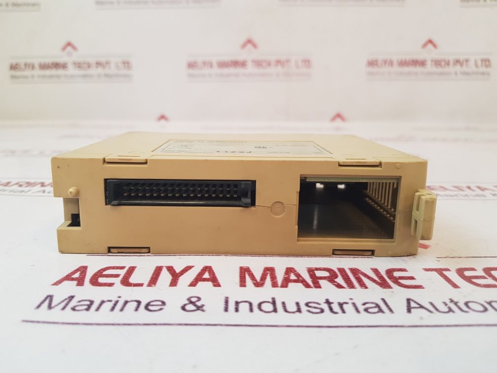 Omron C200H-id212 Input Unit 24Vdc 7Ma Free Shipping