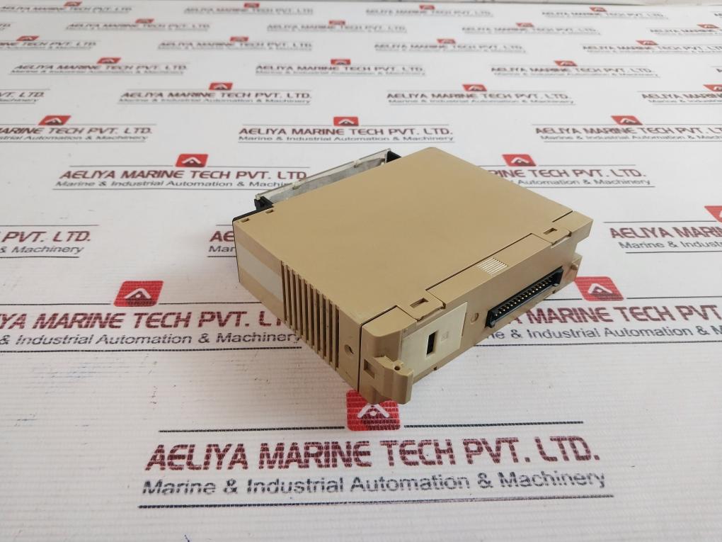 Omron C200H-oc222 Digital Output Unit 250Vac/24Vdc