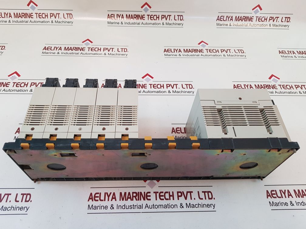Omron Oc222,C200H-oc224,C200H-ps221, Module Rack With C200H-bc081-v2