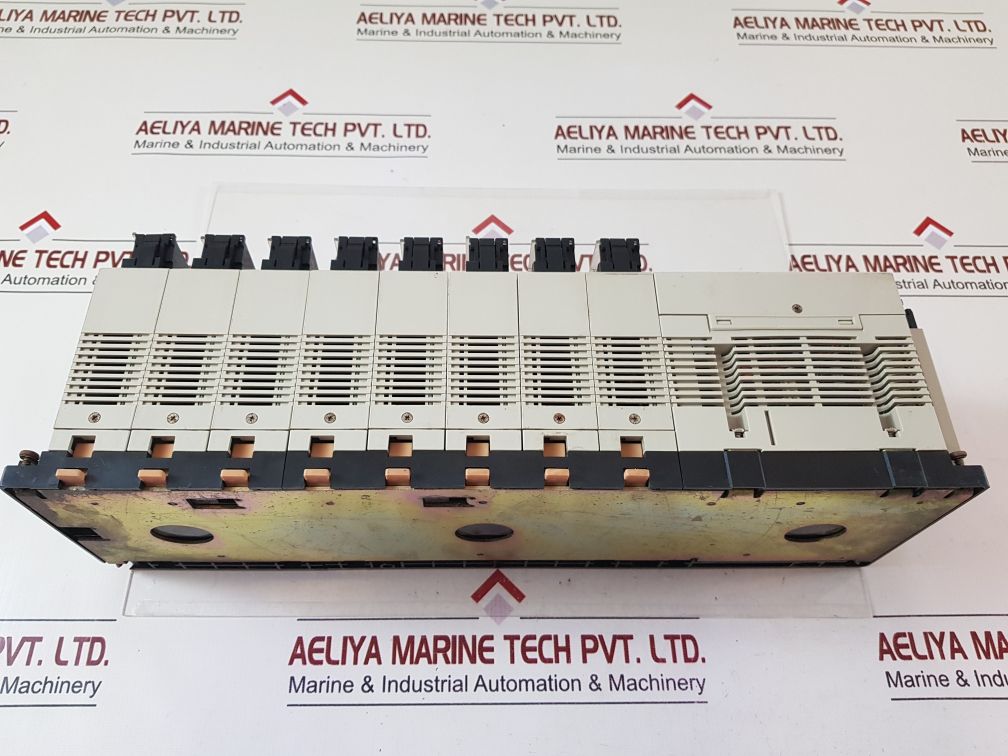 Omron id212,od211,c200h-ps221 module rack