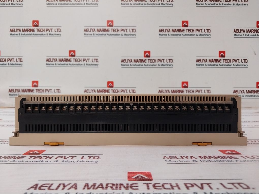 Omron C40H-c2Dr-d-v1 Programmable Controller 24Vdc