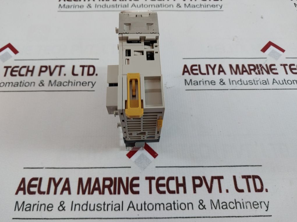 Omron Cj1W-id211 Input Unit 24V Dc 7Ma