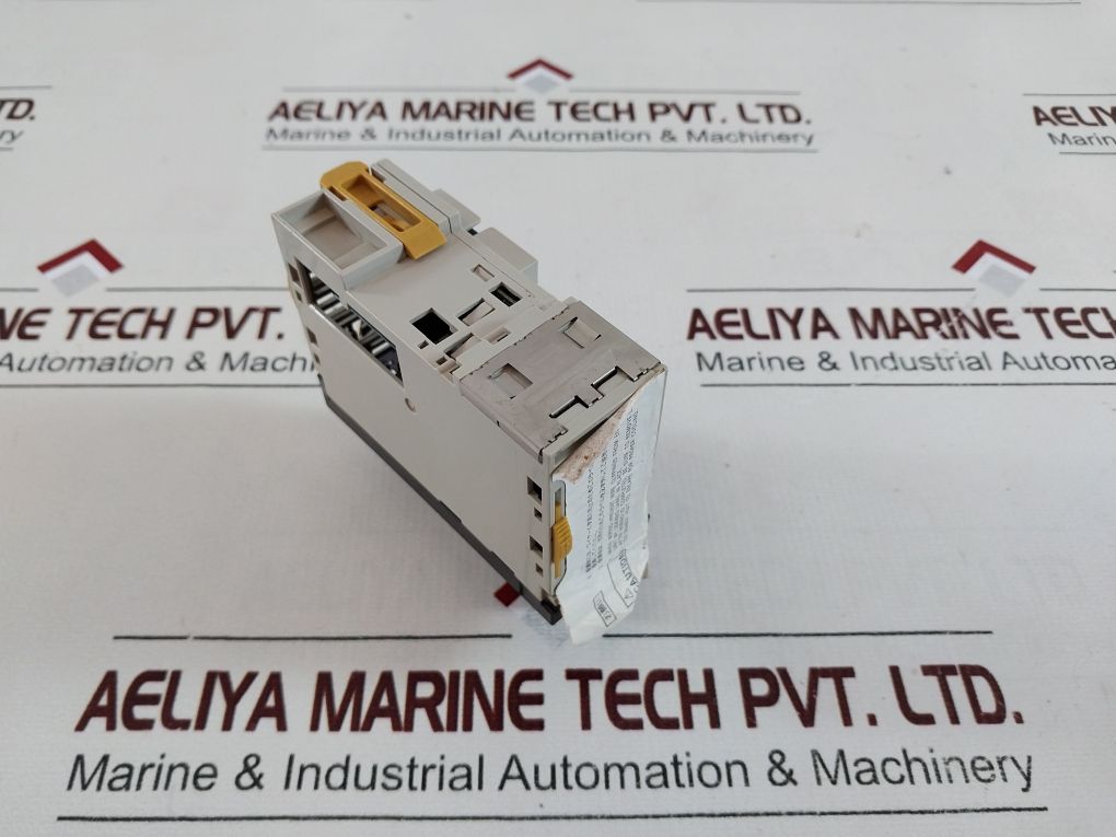 Omron Cj1W-id211 Input Unit 24V Dc 7Ma