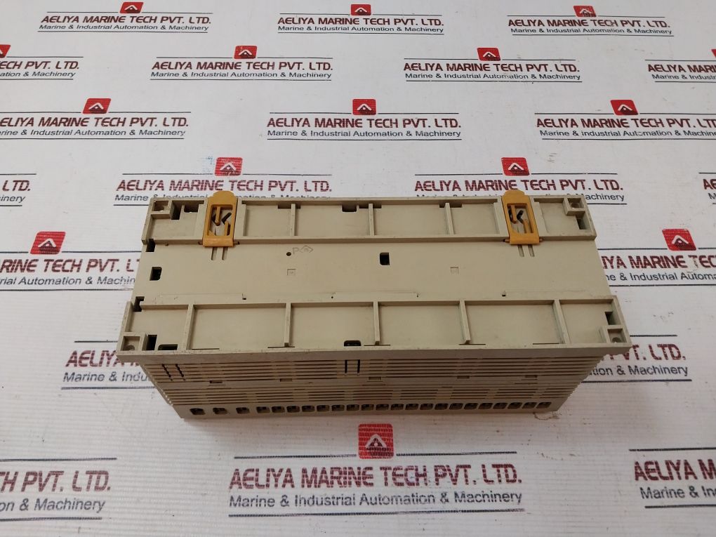 Omron Cpm1-30Cdr-a-v1 Programmable Controller 100-240Vac 50/60Hz