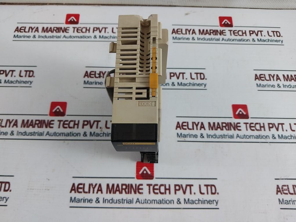 Omron Cqm1-oc221 Plc Analog Output Module