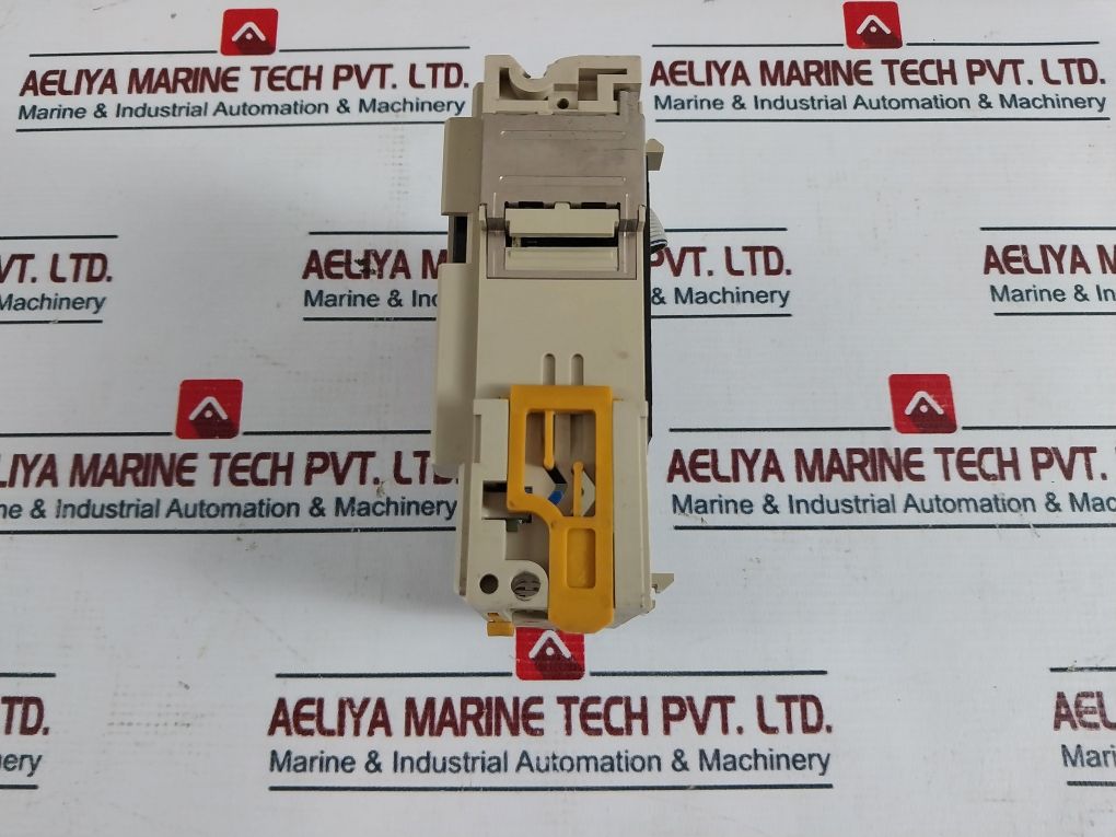 Omron Cqm1-oc221 Plc Analog Output Module