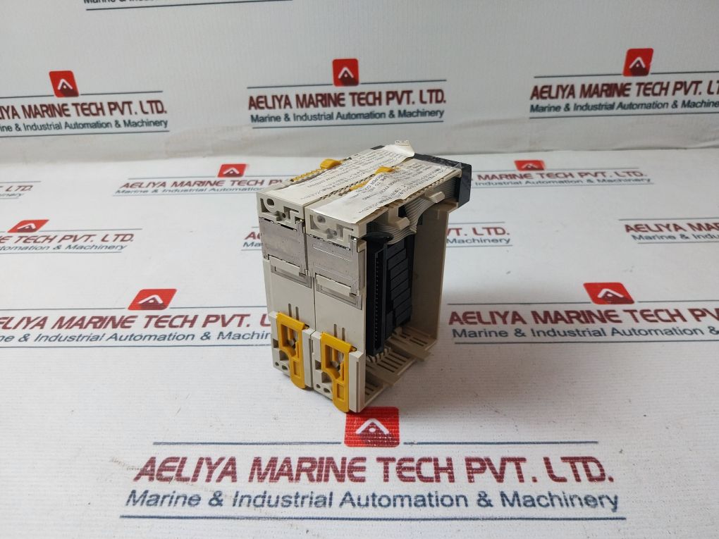 Omron Cqm1-oc222 Output Module 250V Ac